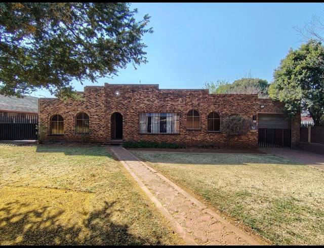 5 BEDROOM HOUSE FOR SALE IN WITFIELD
